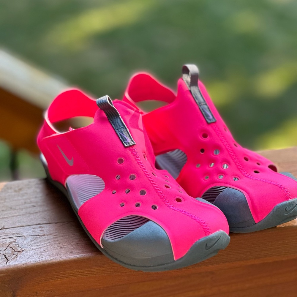 Size 3- Nike Sunray Protect 2 Sandals